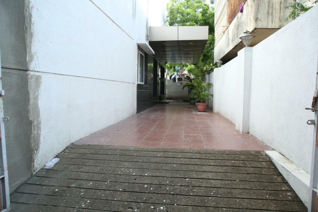 Hotel Sri Chakra